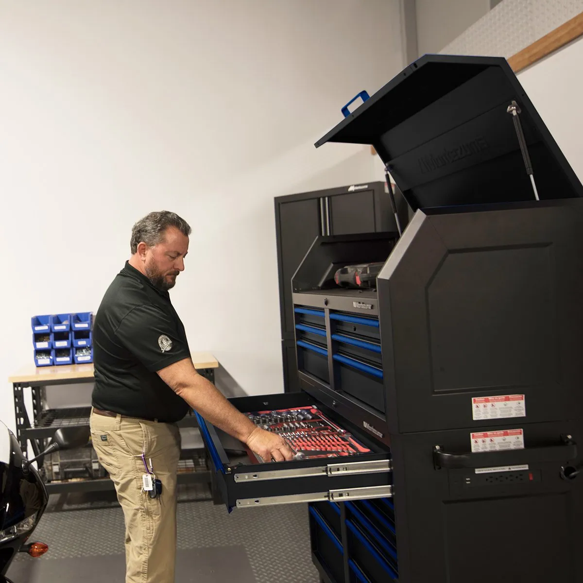 46 x 24 in. 17-Drawer Tool Combo