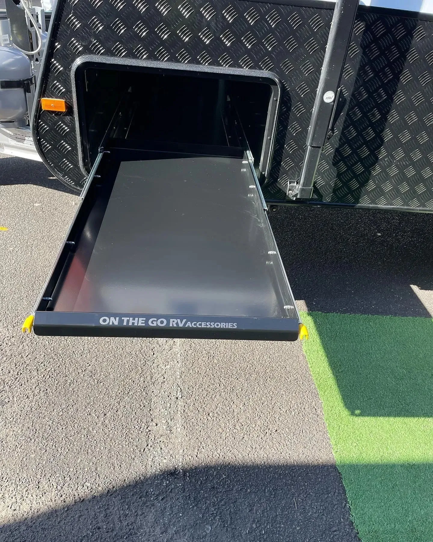 DS475 Tunnel Boot Slide from On The GO RV DS475-1000