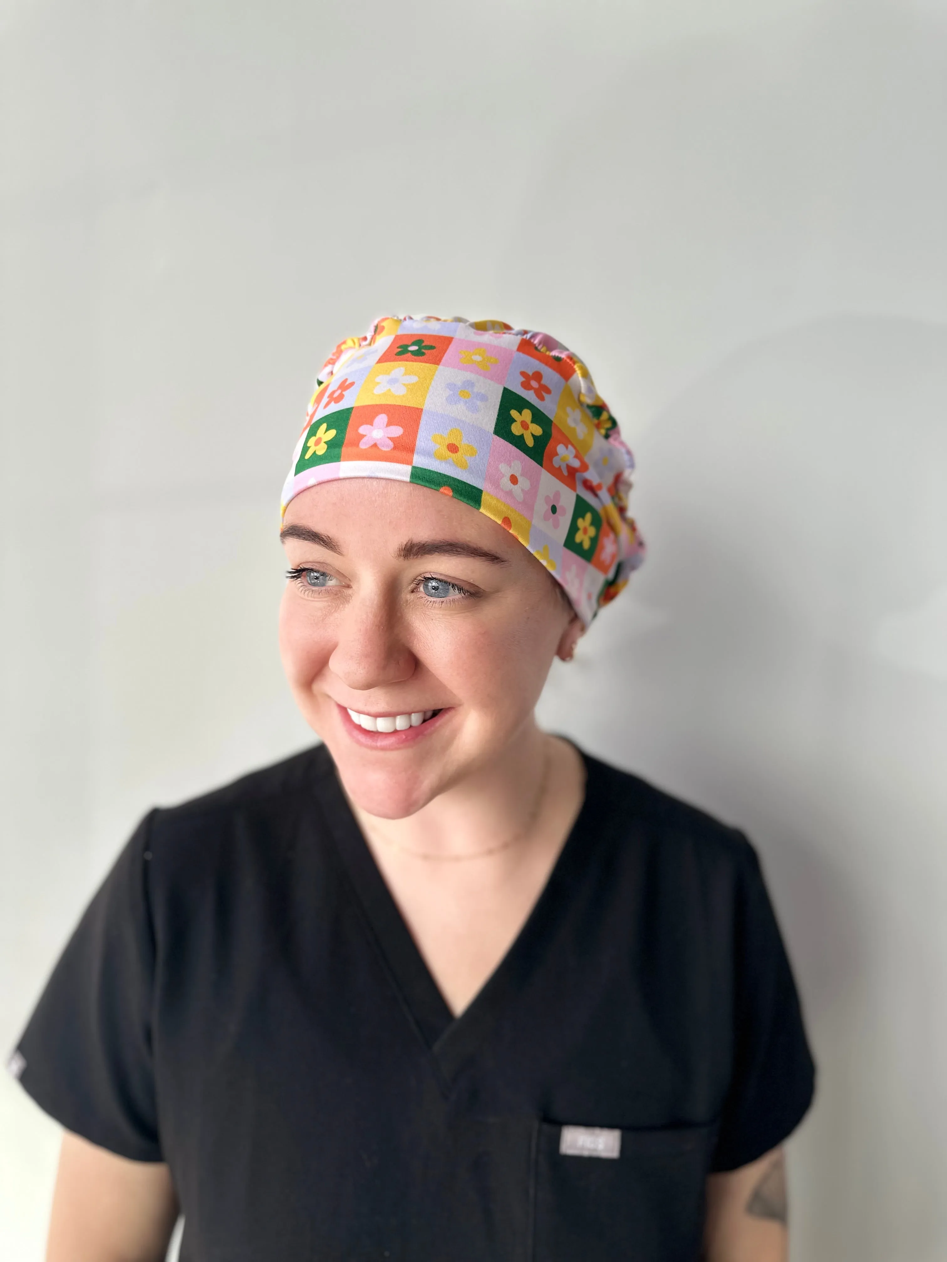 DuoStyle Scrub Hat - Colorful Checker Daisy