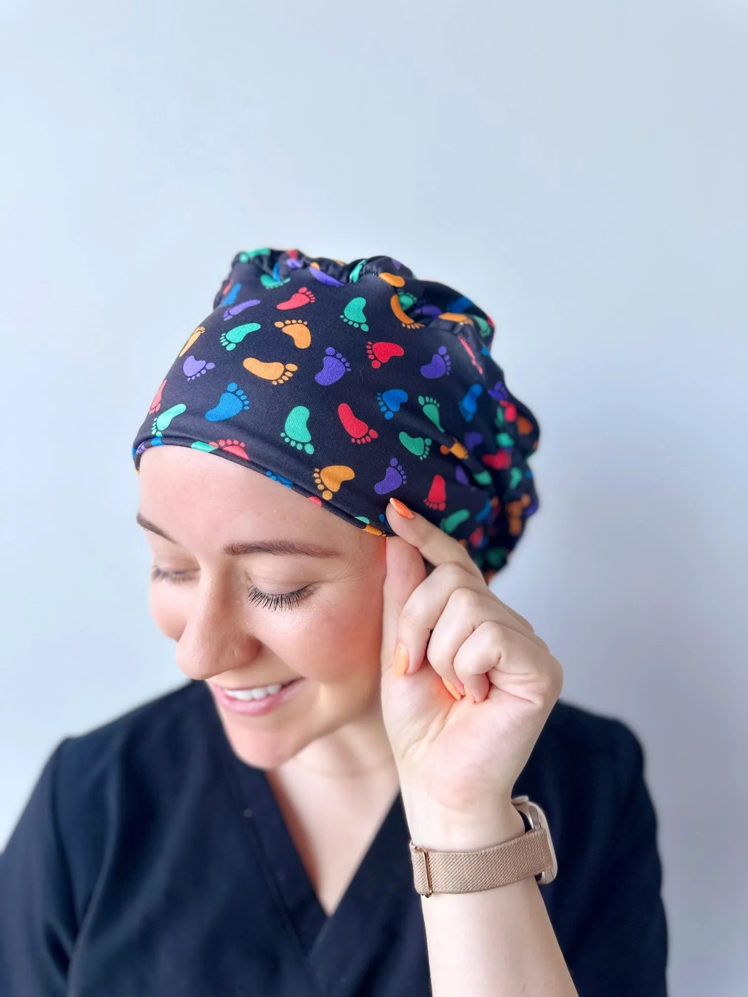 DuoStyle Scrub Hat - Rainbow Baby Feet
