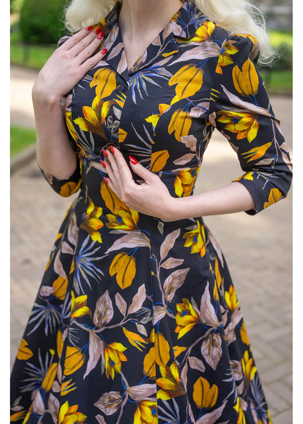 Hearts & Roses Mila Floral 50's Swing Dress Black