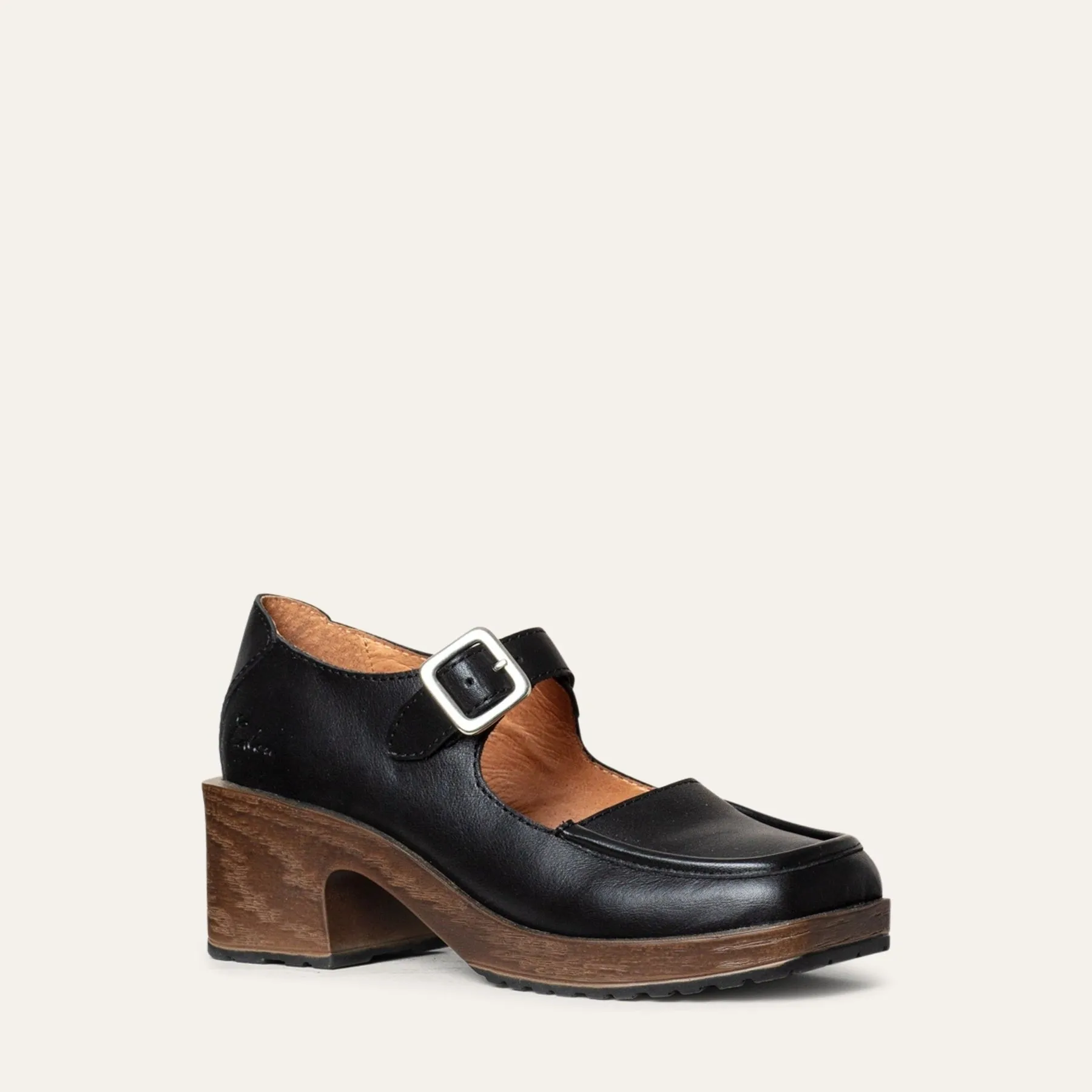 Iwa Black