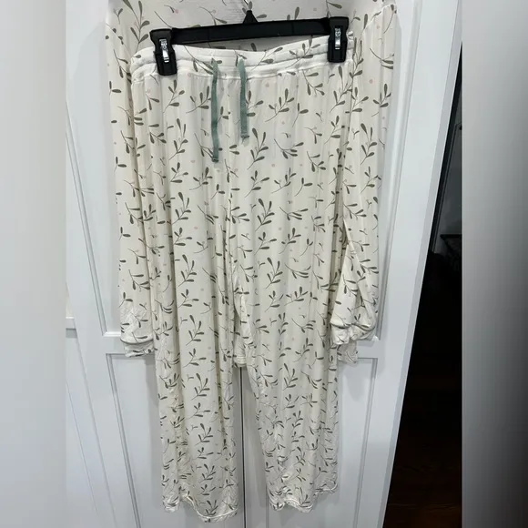 Kickee NEW Pajama Set Medium