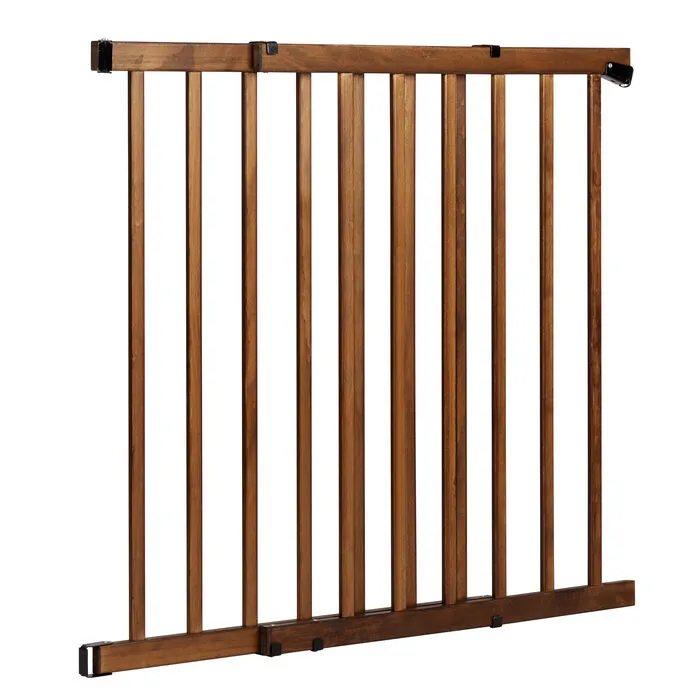 New in box! Evenflo Top of Stairs Walk-Thru Gate (Farmhouse Collection)! Expands form 30-48 inches! one-hand latch is simple for adults to use. Retails $109 