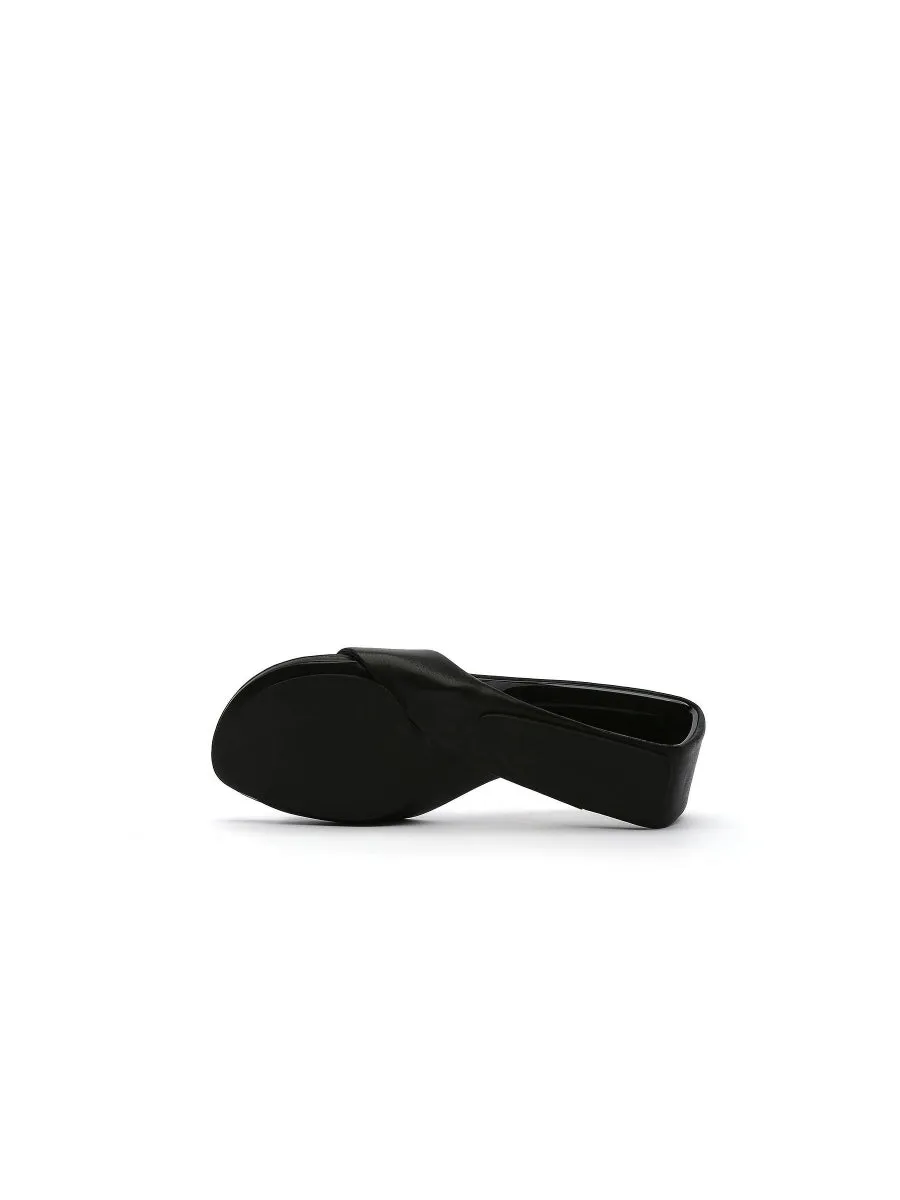 Open Twisted-Heel Leather Slide Sandal - Black